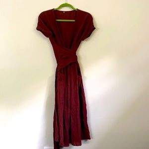 NWT V-neck. Belt. High waisted casual short sleeve